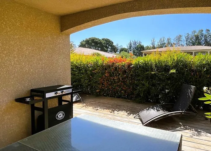 Laurel, 4 Personnes, Piscine, A 2 Min En Voiture Appartement *