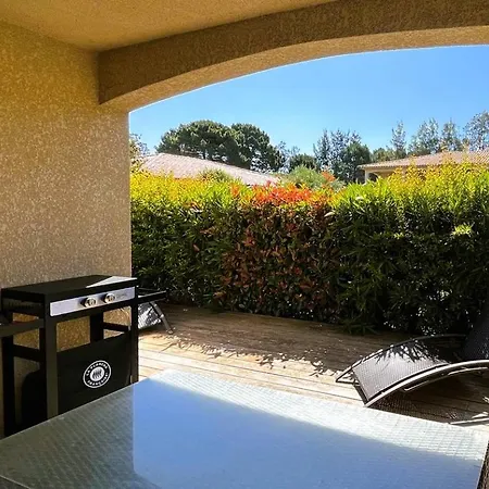 Laurel, 4 Personnes, Piscine, A 2 Min En Voiture Apartment *